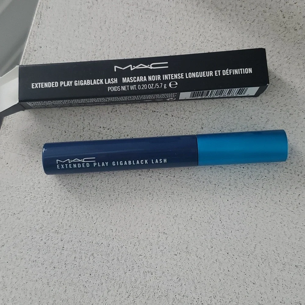 MAC EXTENDED PLAY GIGABLACK LASH MASCARA